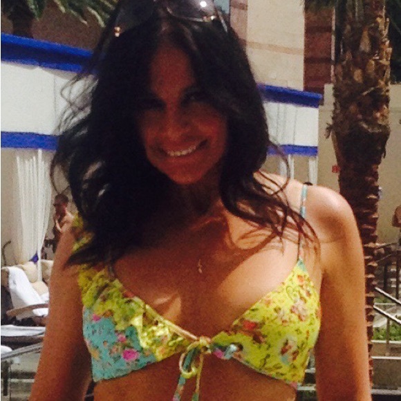 Meet your Posher, RaQuel - Picture 7 of 8